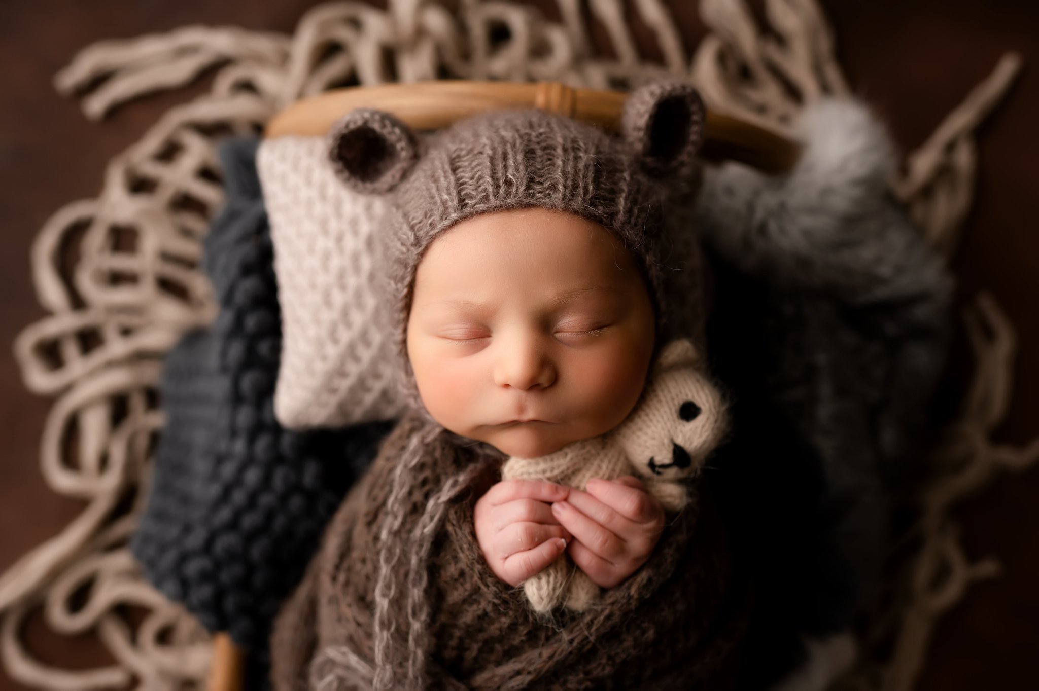 Peoria newborn photographer.jpg